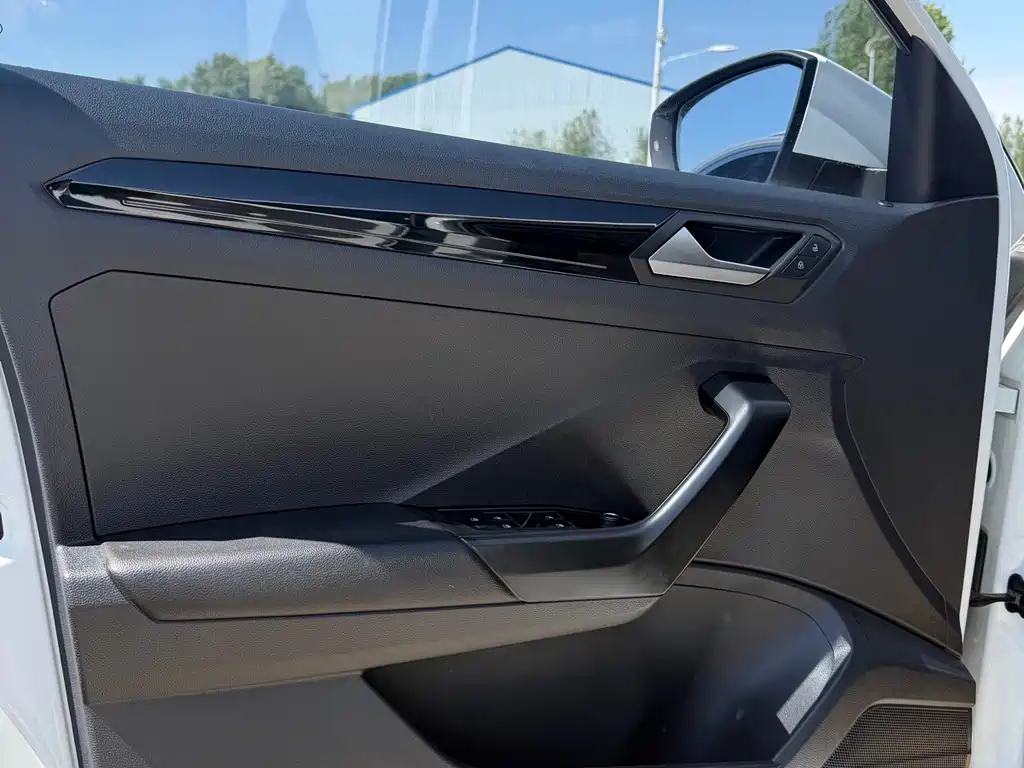 Volkswagen T-Roc 2022 280TSI DSG PLUS