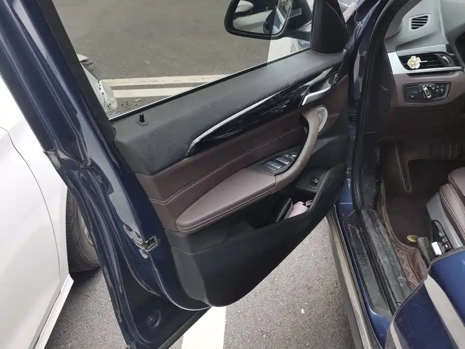 BMW X1 2022 sDrive25Li Lead