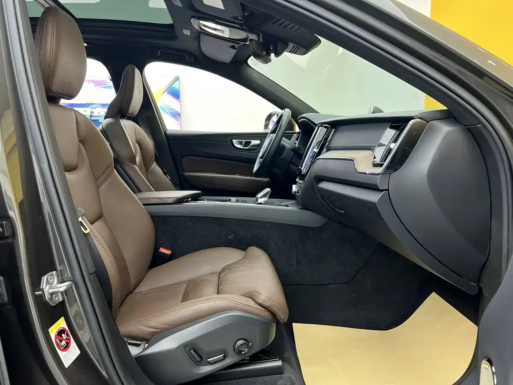 Volvo XC60 — миниатюра 19