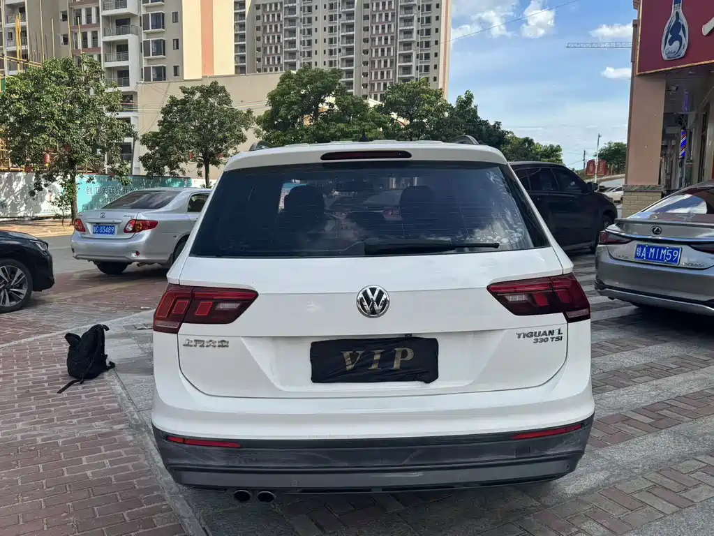 Volkswagen Tiguan L — миниатюра 17