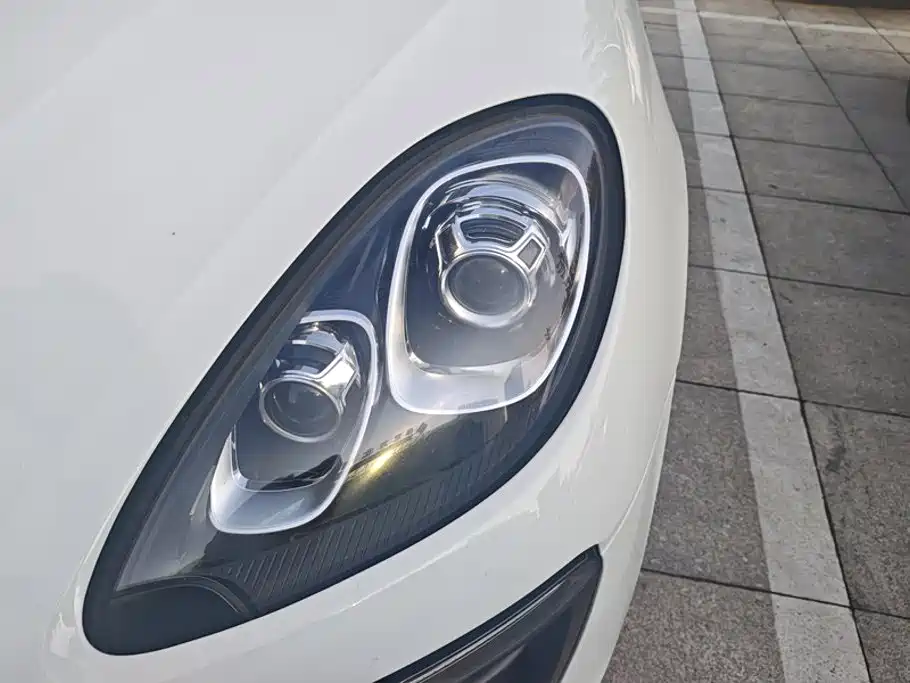Porsche Macan — миниатюра 5