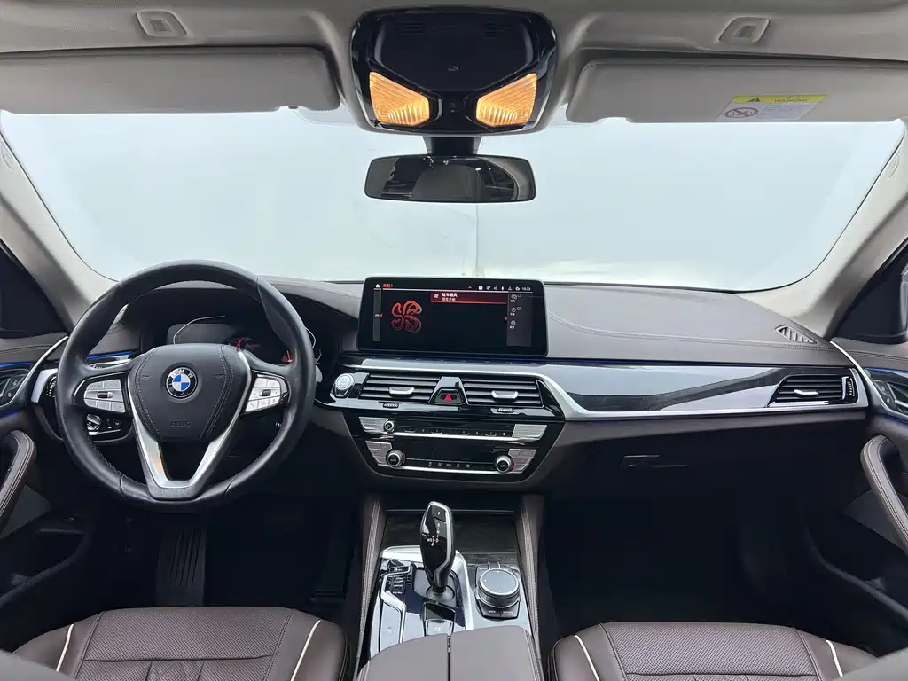 BMW 5 Series — миниатюра 7