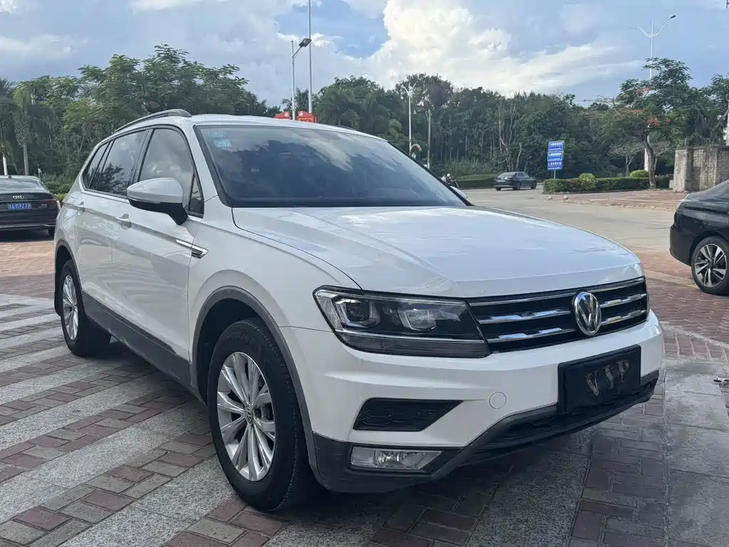Volkswagen Tiguan L — миниатюра 12
