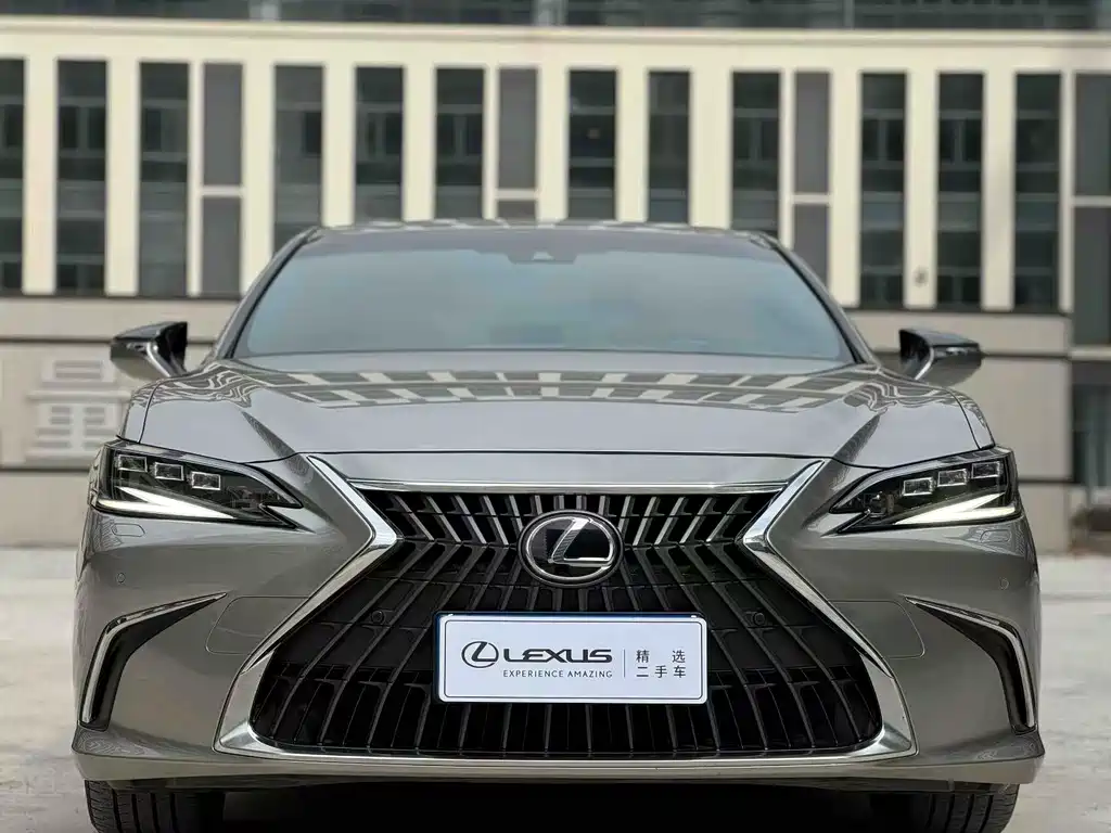 Lexus ES 2022 300h Premium