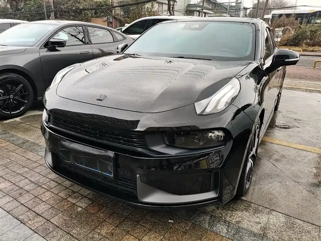 Купить Lynk & Co 03