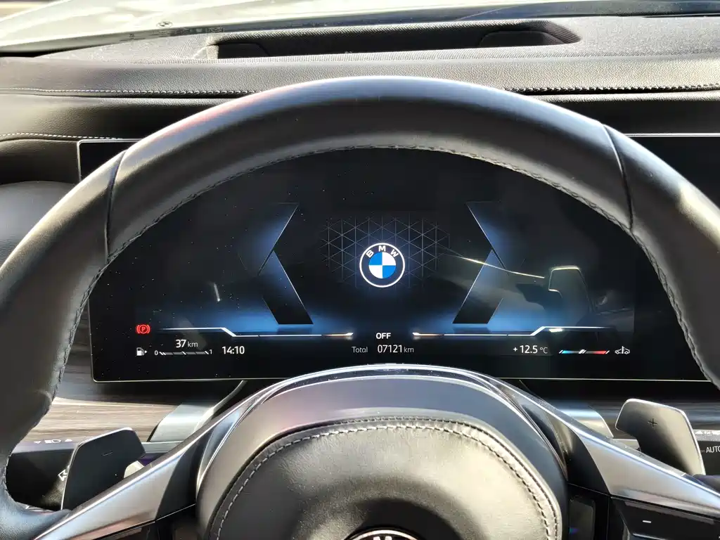 BMW 7 Series — миниатюра 9
