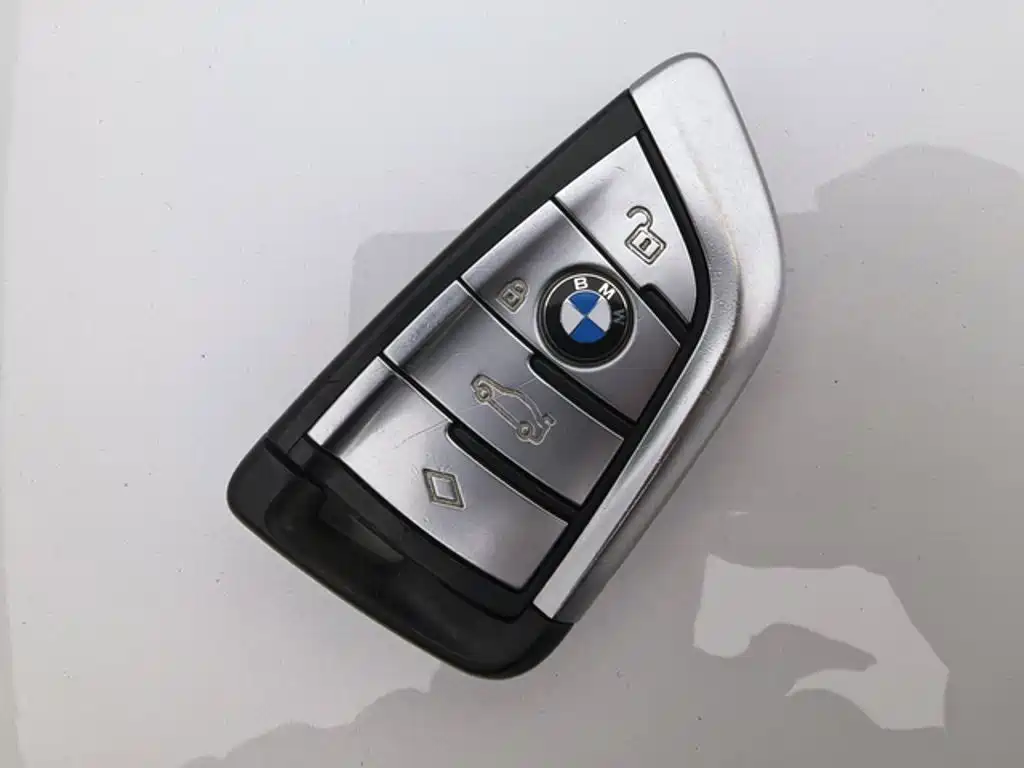 BMW 5 Series — миниатюра 12