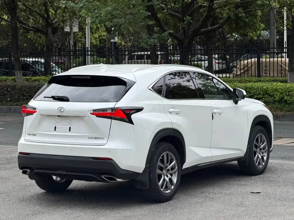 Lexus NX 2015 200t