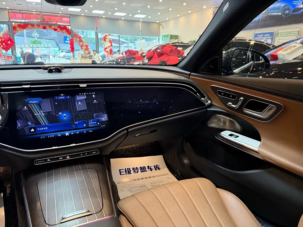 Mercedes-Benz E-Class — миниатюра 11