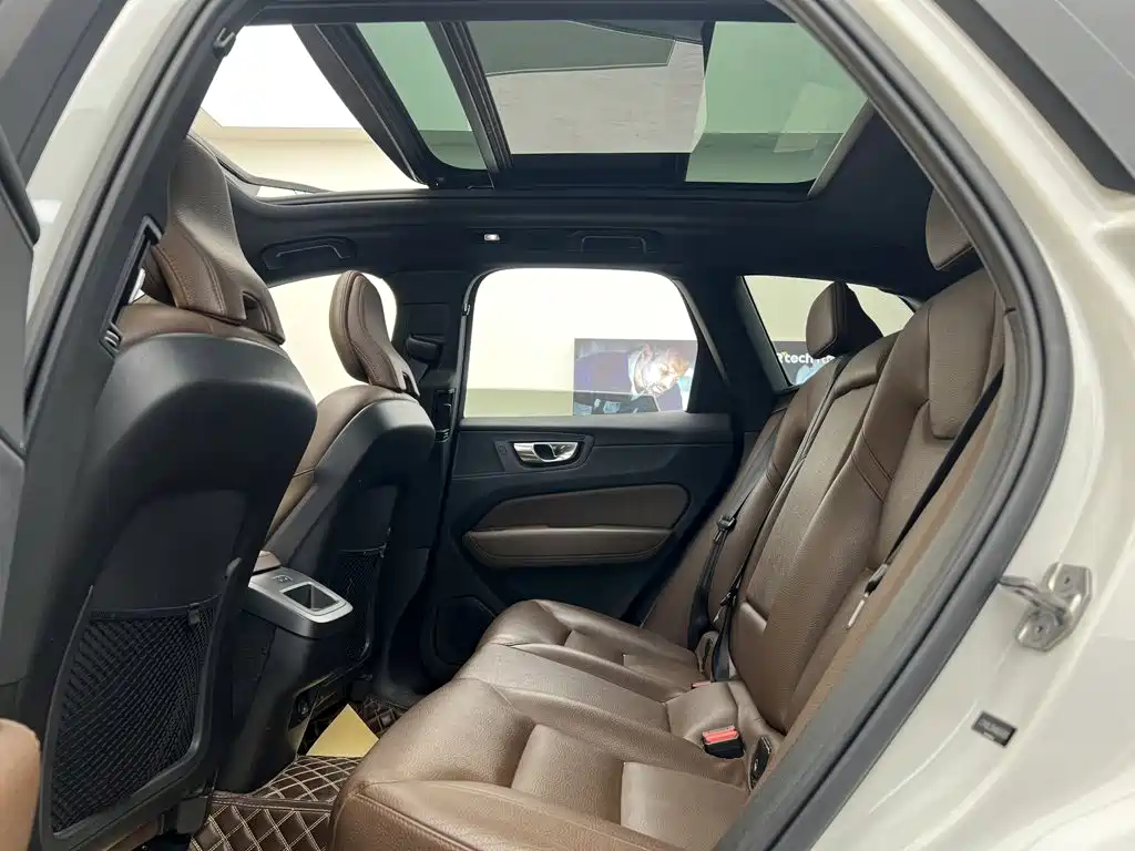 Volvo XC60 — миниатюра 20