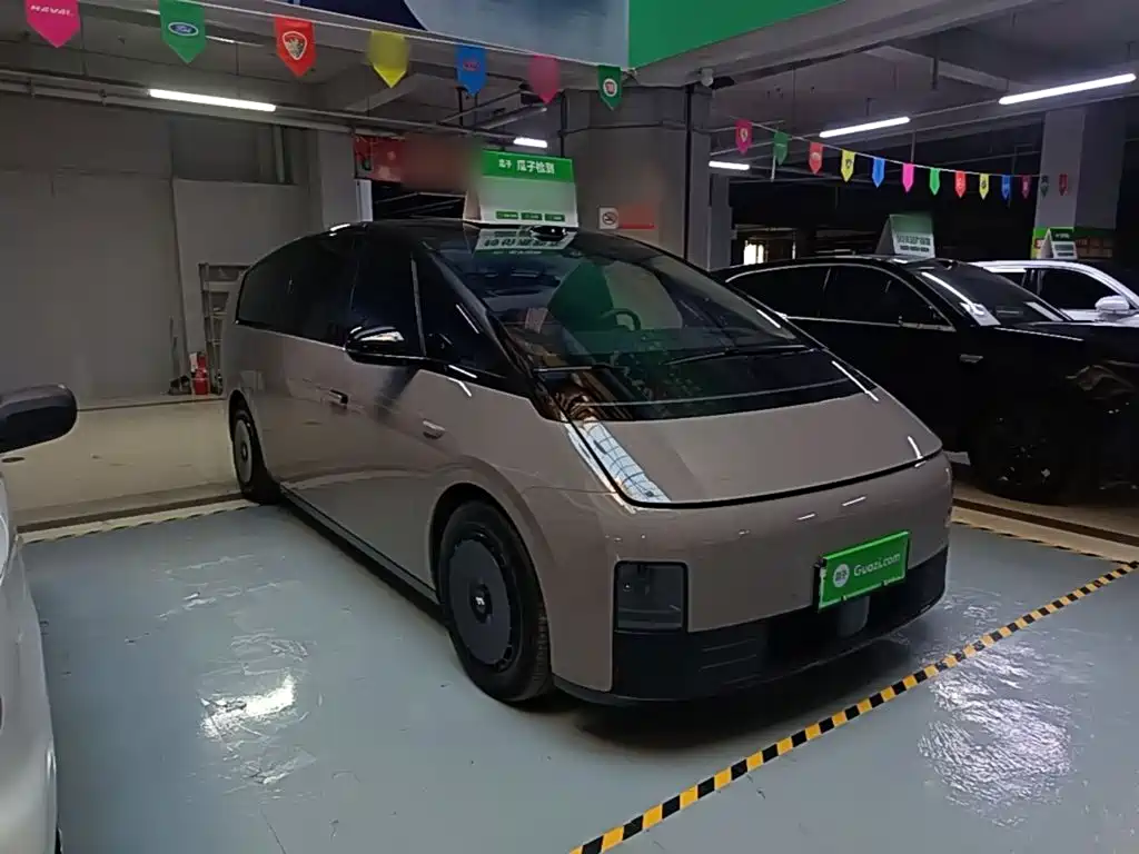 Li Auto Li MEGA — миниатюра 4