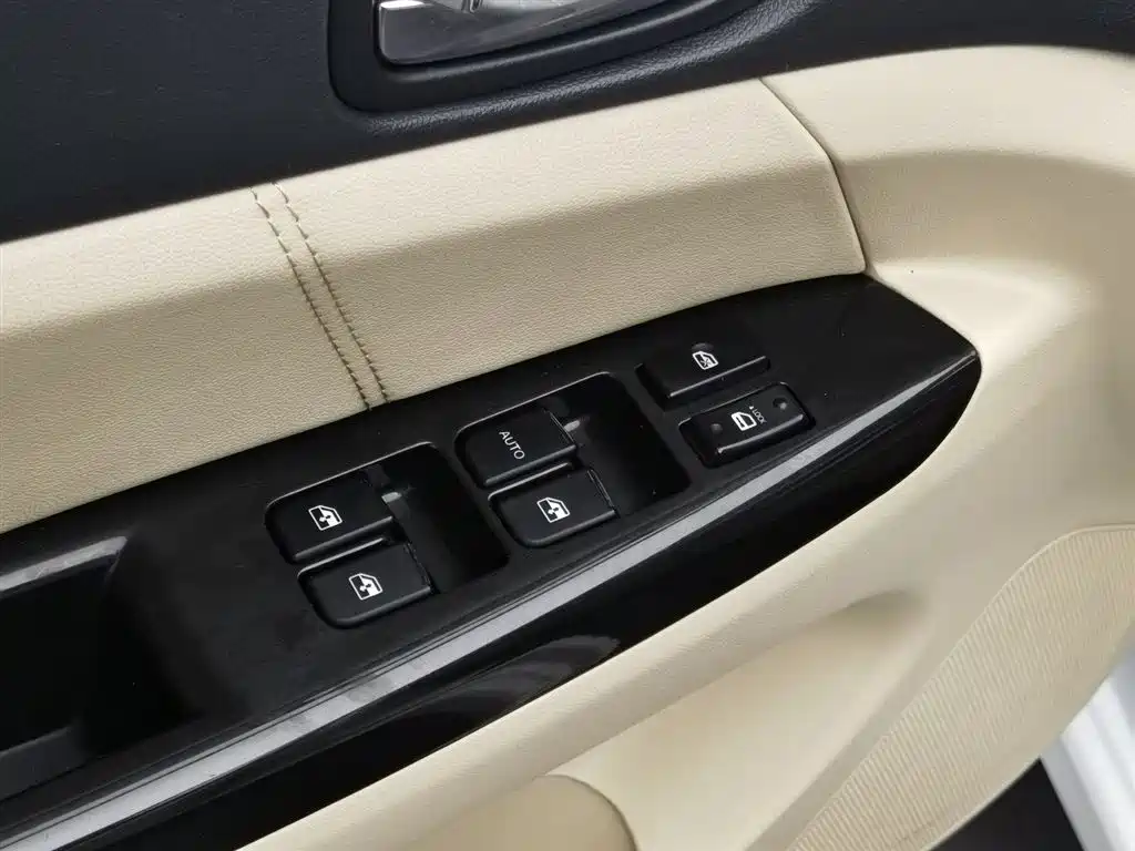 Changan Eado 2015 1.6L AT Luxury
