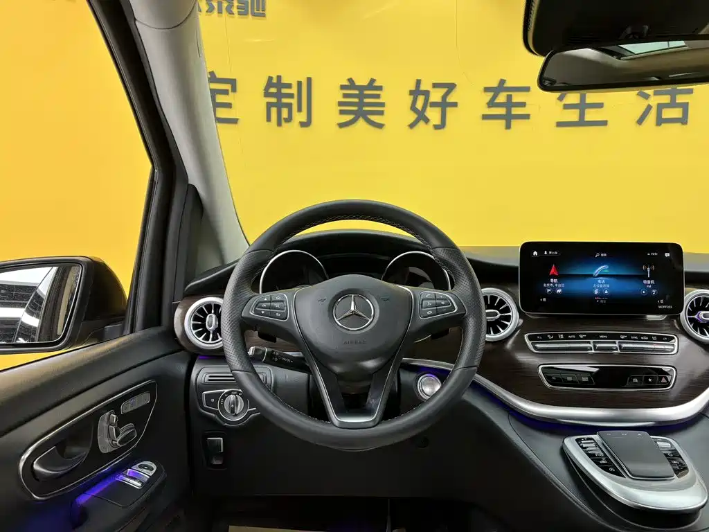 Mercedes-Benz V-Class — миниатюра 35