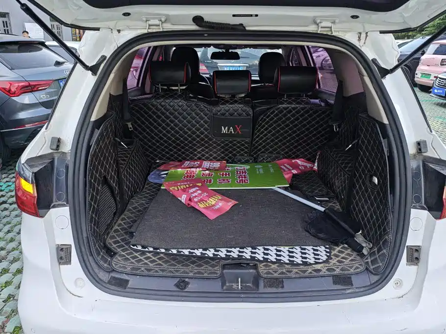 BYD MAX — миниатюра 4