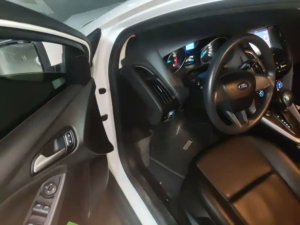 Ford Focus — миниатюра 17