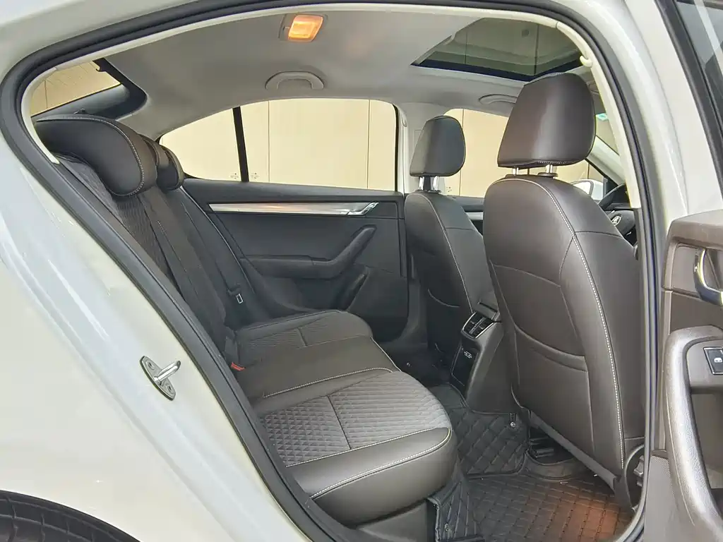 Skoda Octavia — миниатюра 12