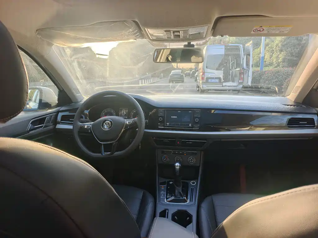 Volkswagen Lavida — миниатюра 7