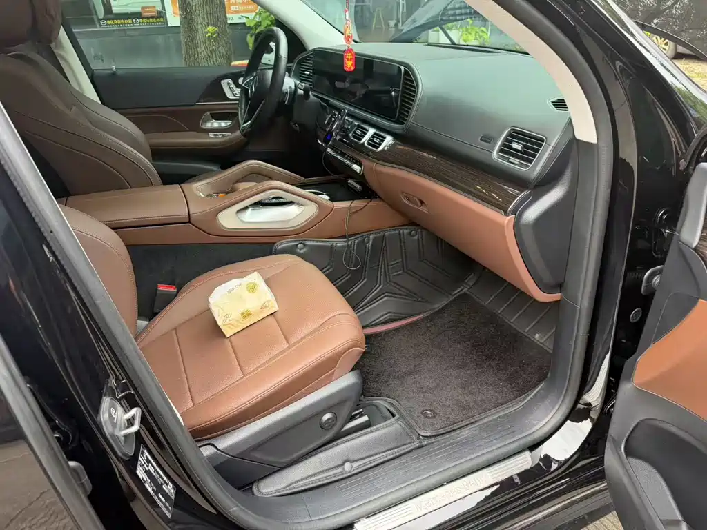 Mercedes-Benz GLE (Import) — миниатюра 6