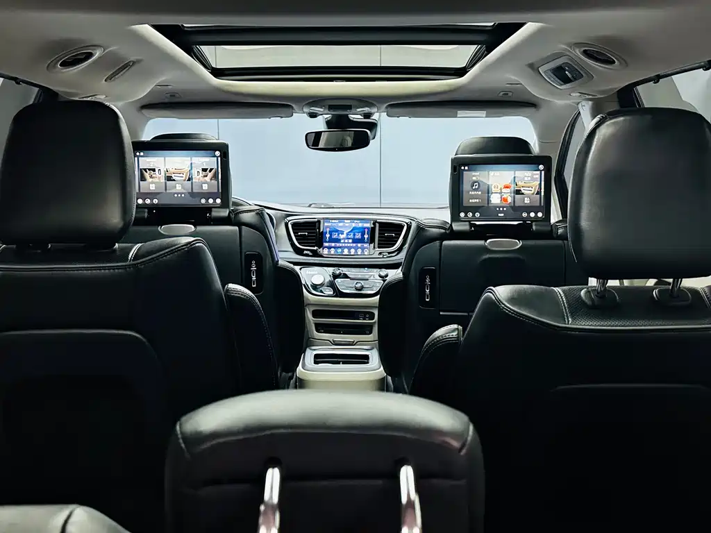 Chrysler Grand Voyager (Import) — миниатюра 27
