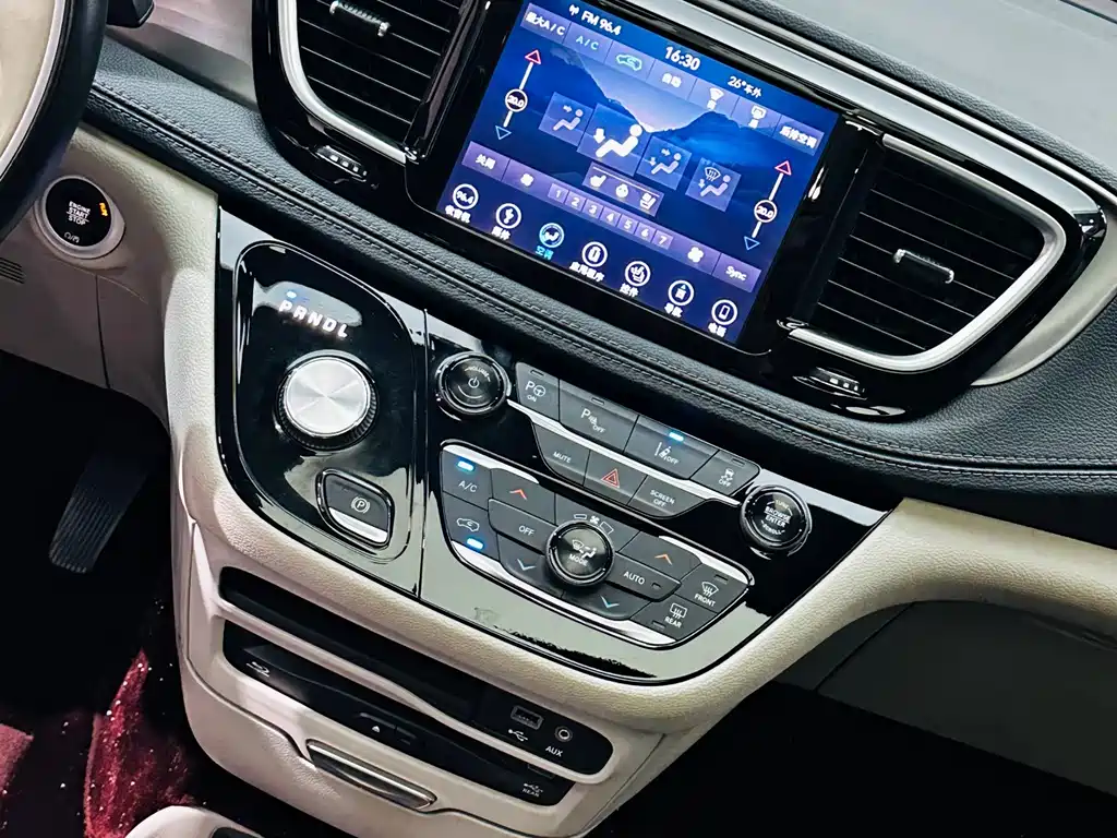 Chrysler Grand Voyager (Import) — миниатюра 19