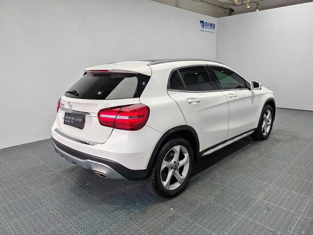 Mercedes-Benz GLA — миниатюра 6