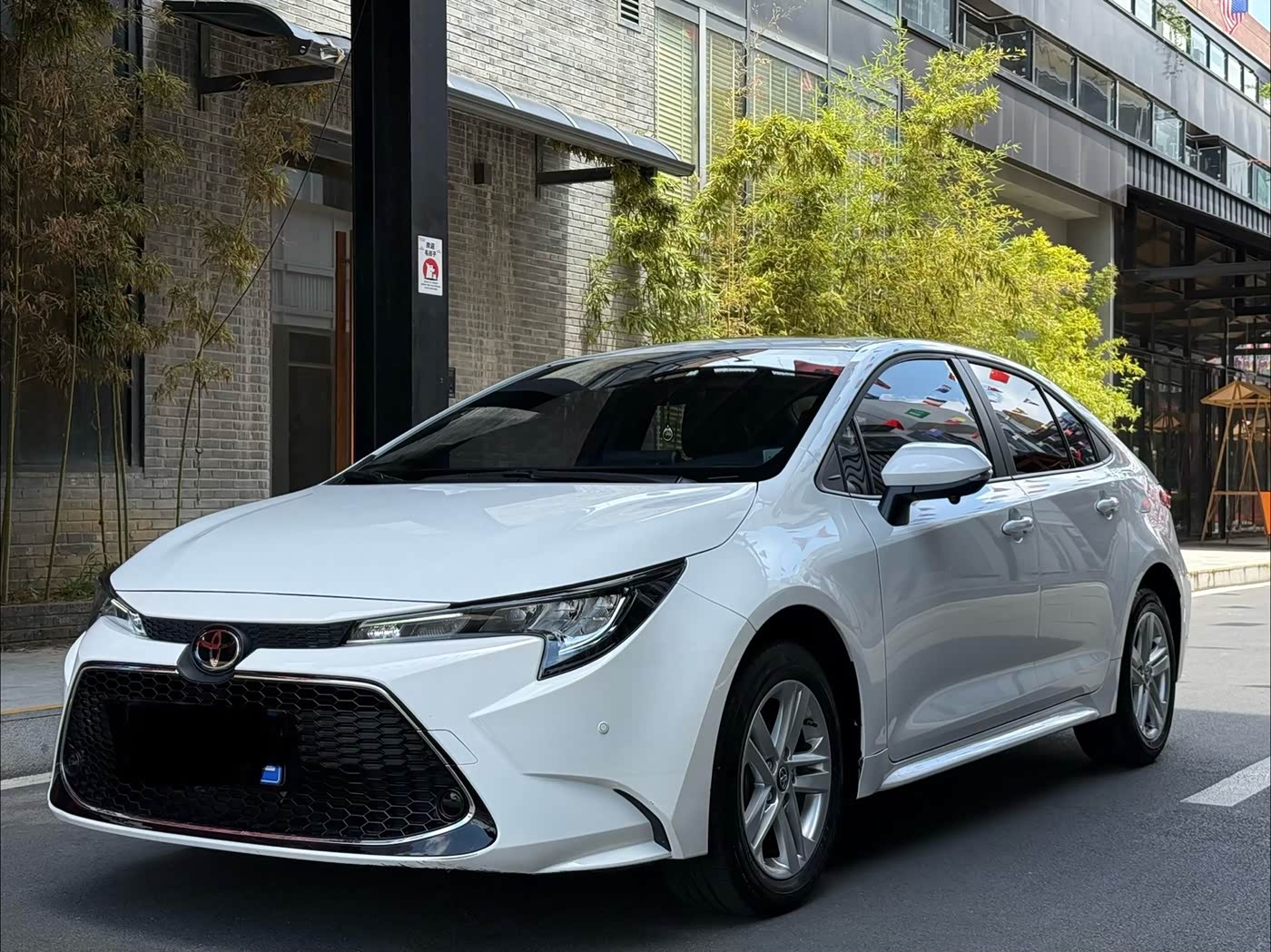 Toyota Levin 1.2 л 2022 г. Белый, пробег 10000 км