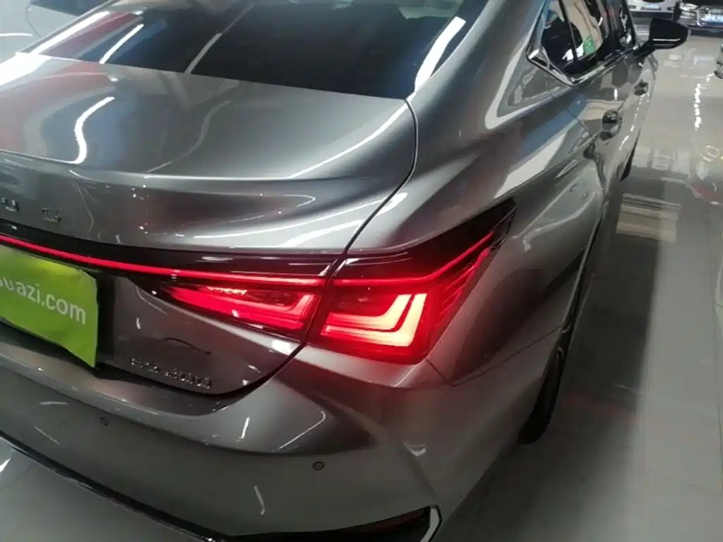 Lexus ES 2025 200 Premium
