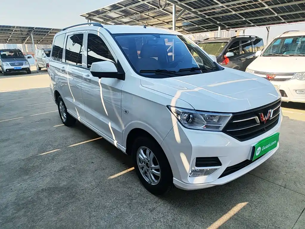 Wuling Hongguang — миниатюра 4