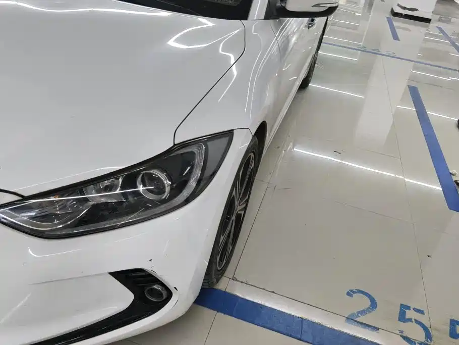 Hyundai Elantra — миниатюра 5