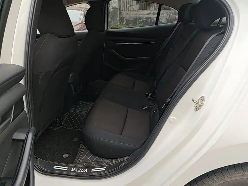 Mazda 3 Axela — миниатюра 17