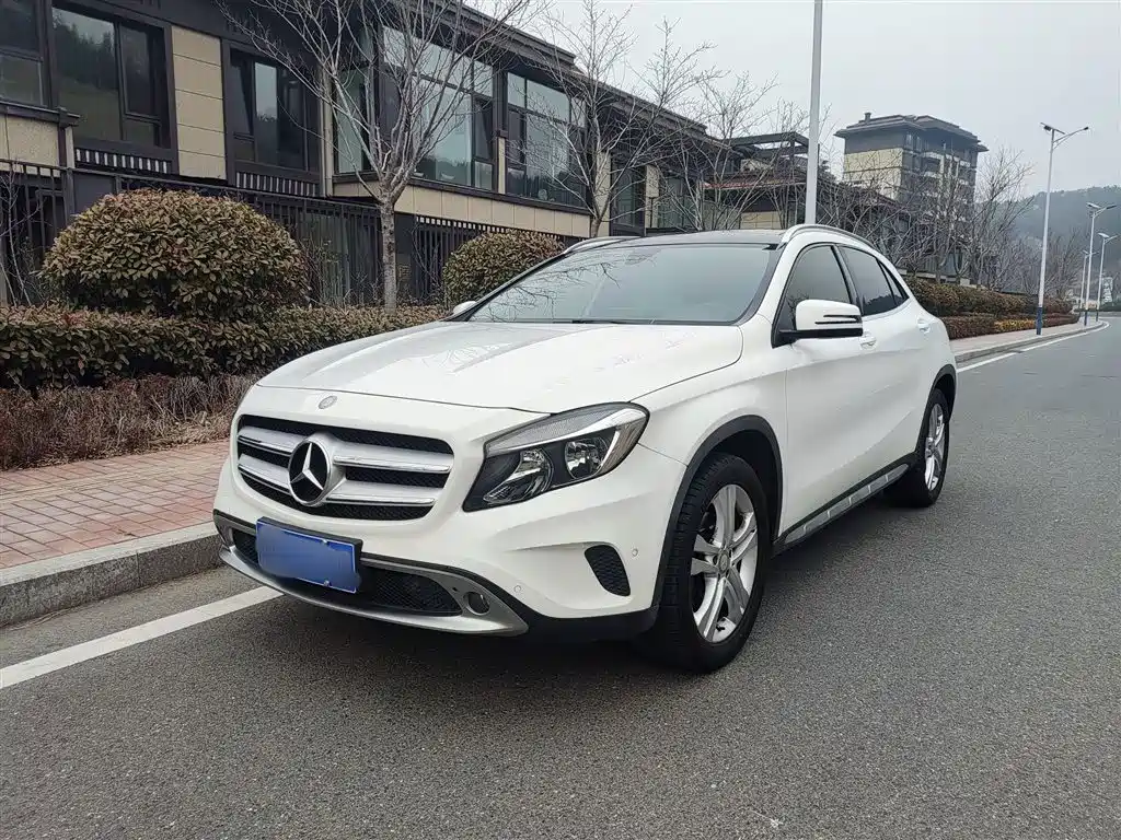 Mercedes-Benz GLA 2016
