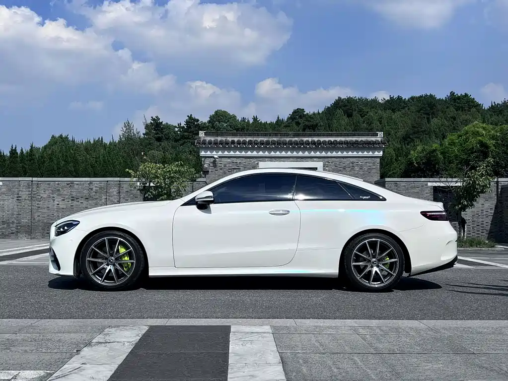 Mercedes-Benz E-Class (Import) — миниатюра 4