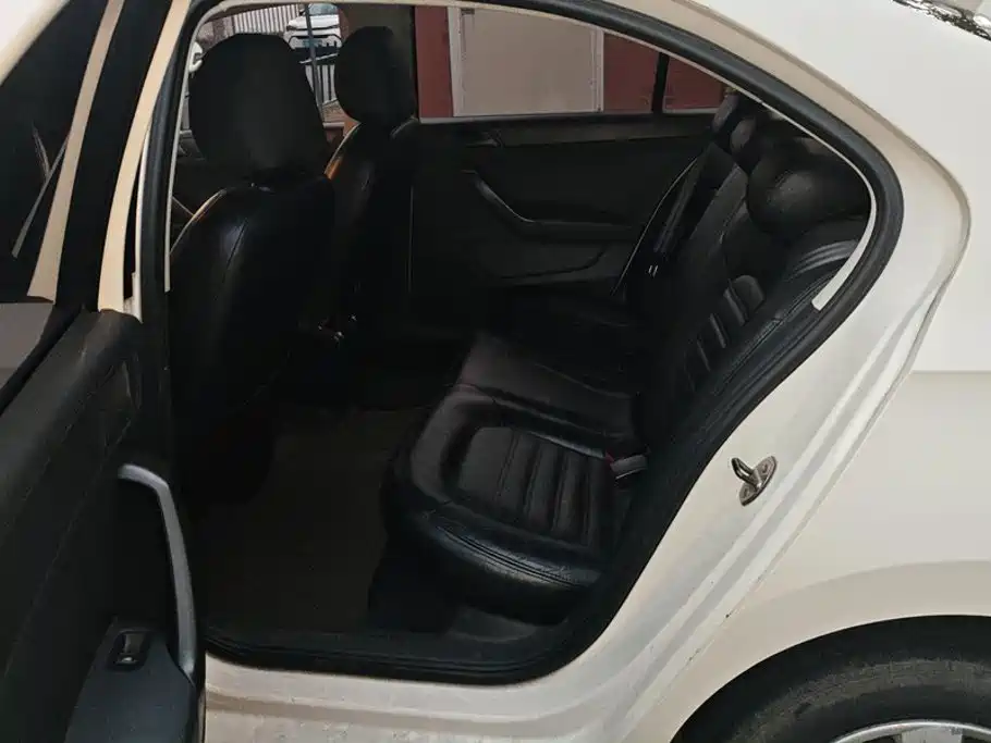 Volkswagen Santana — миниатюра 11