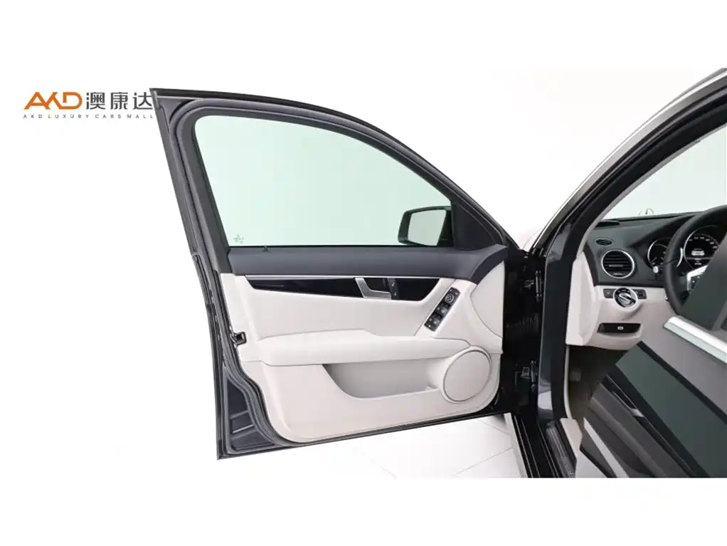 Mercedes-Benz C-Class — миниатюра 10