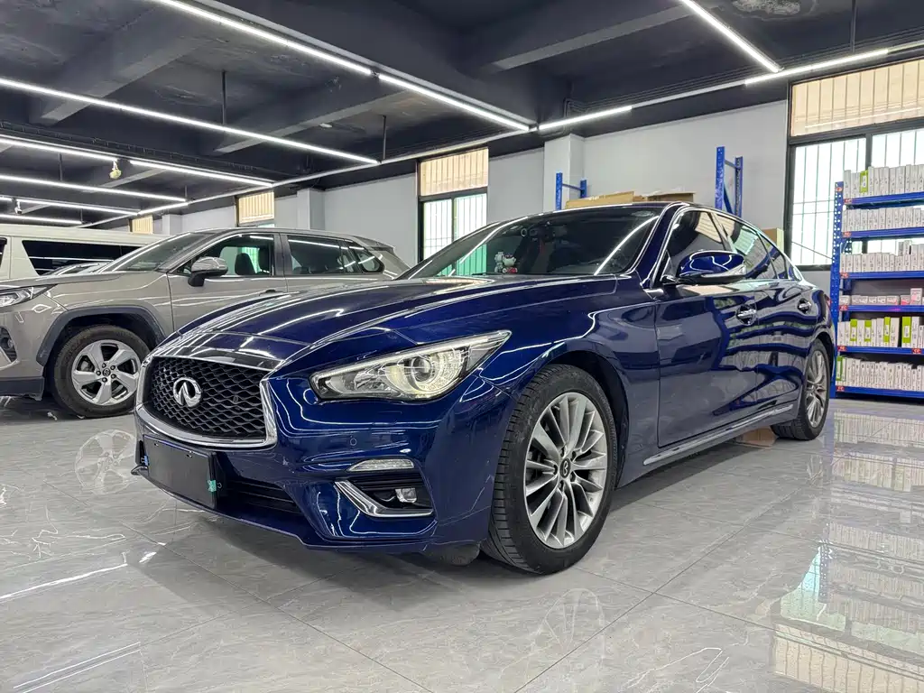 Infiniti Q50L