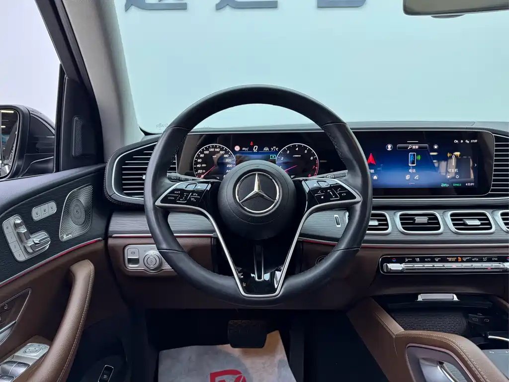 Mercedes-Benz GLE (Import) — миниатюра 16