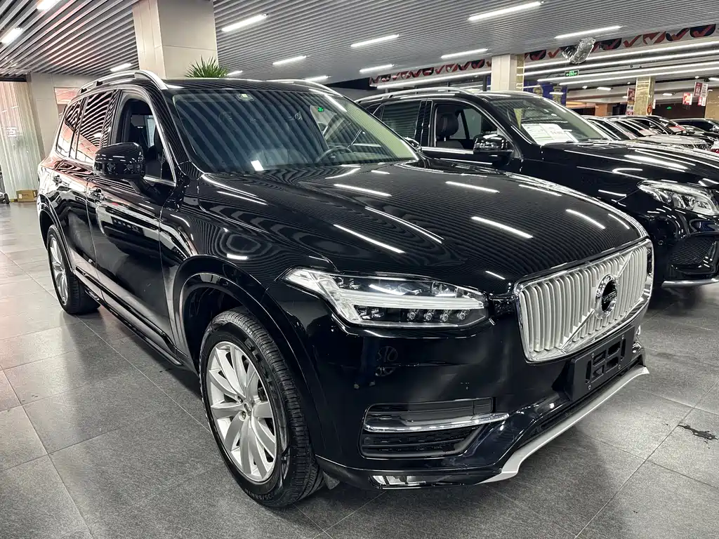Volvo XC90 2018 T6 7 мест
