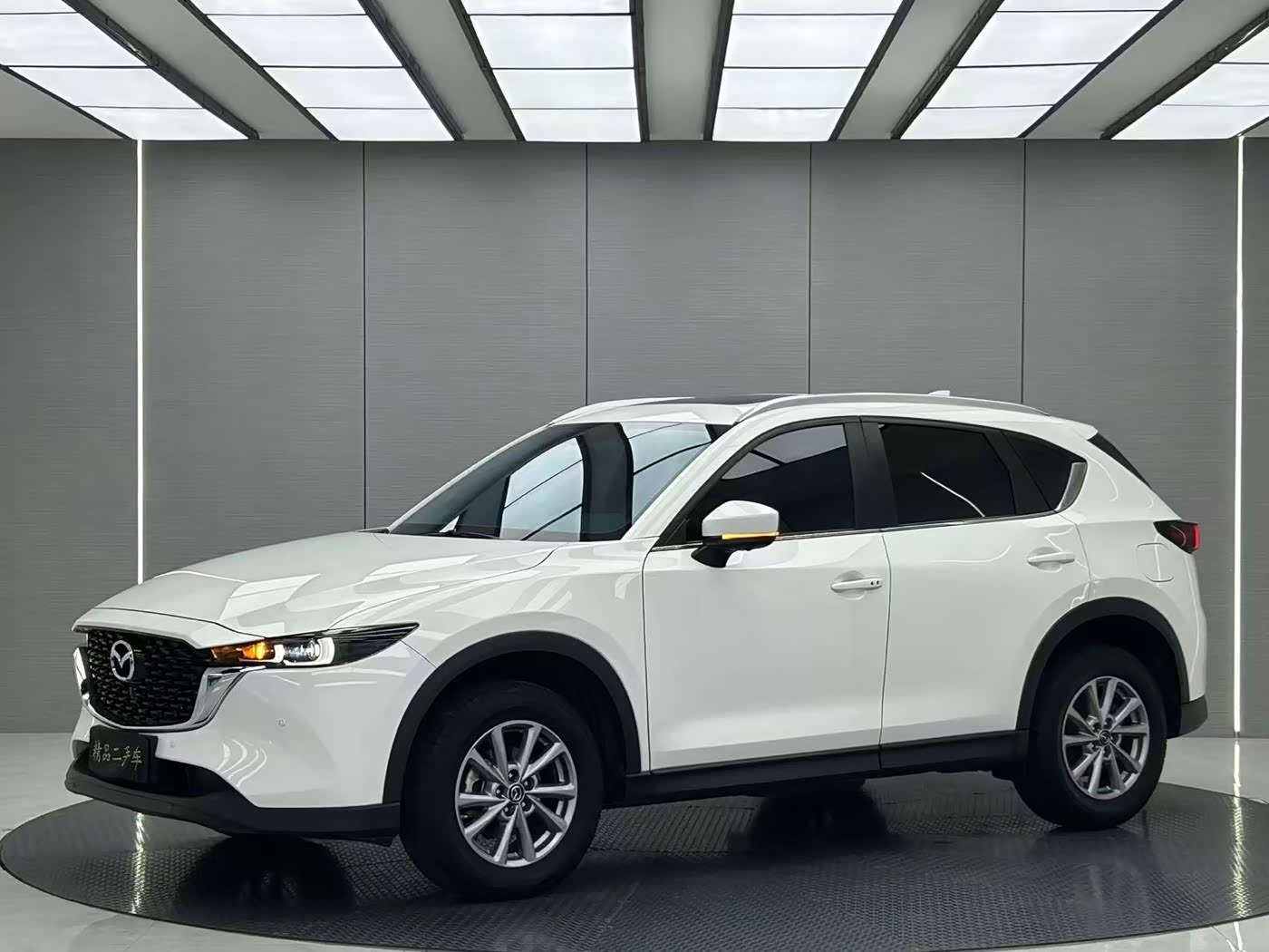 Mazda CX-5 2.0 л 2023 г. Белый, пробег 45000 км