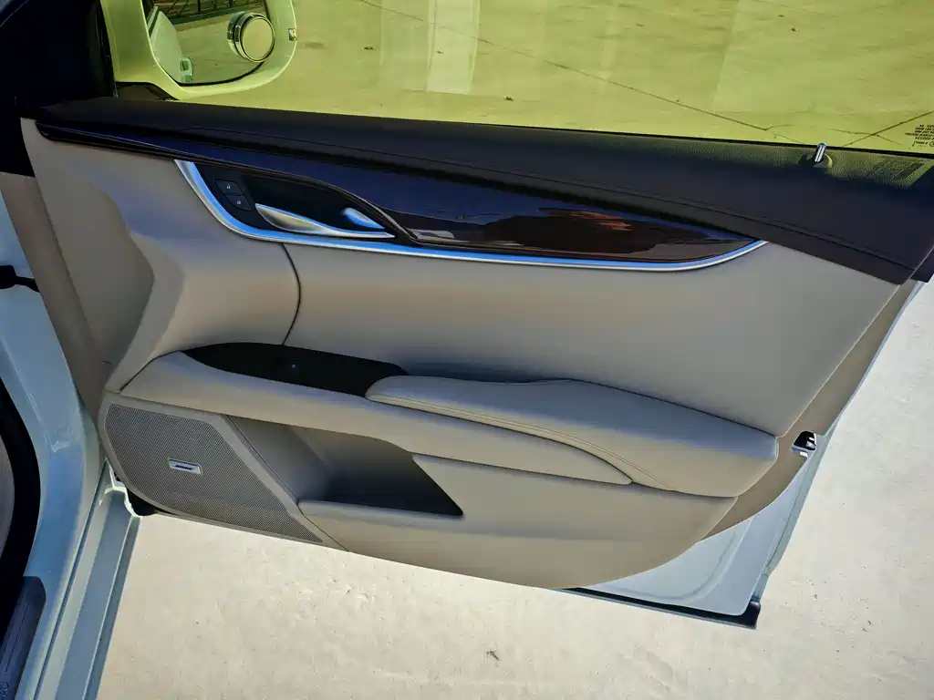 Cadillac XTS — миниатюра 10