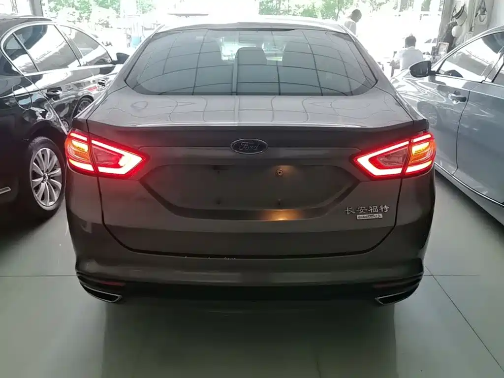 Ford Mondeo — миниатюра 6