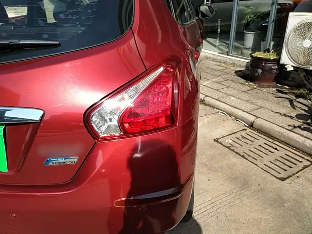 Nissan Tiida — миниатюра 8