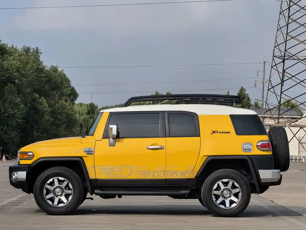 Toyota FJ Cruiser — миниатюра 3