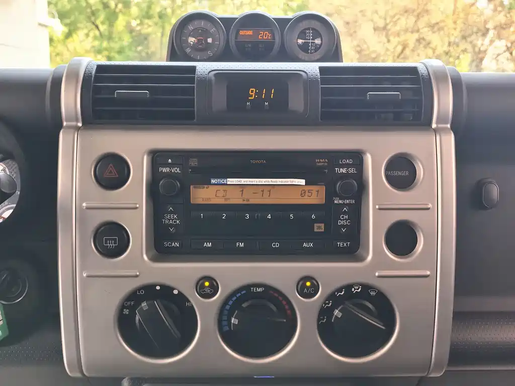Toyota FJ Cruiser — миниатюра 18