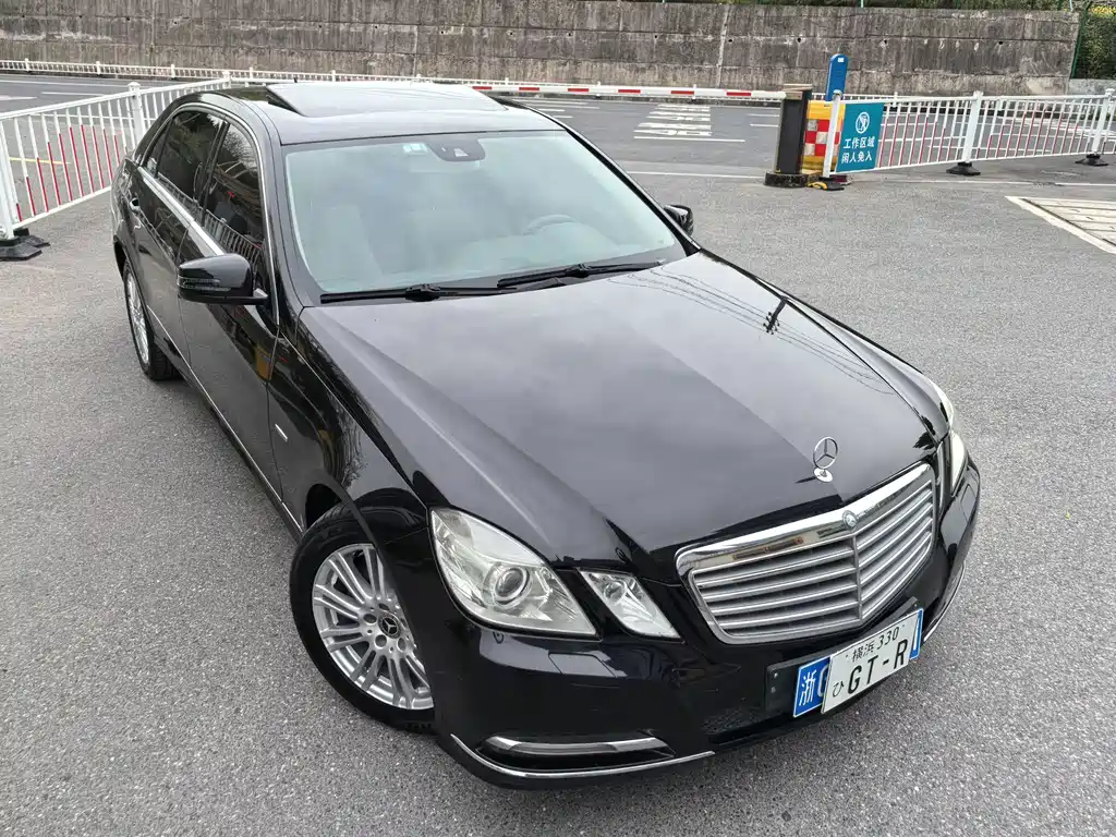Mercedes-Benz E-Class 2011