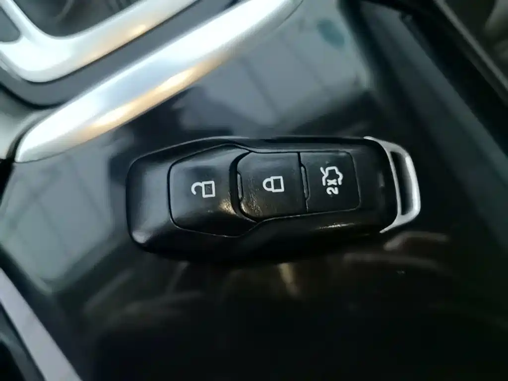 Ford Mondeo — миниатюра 9