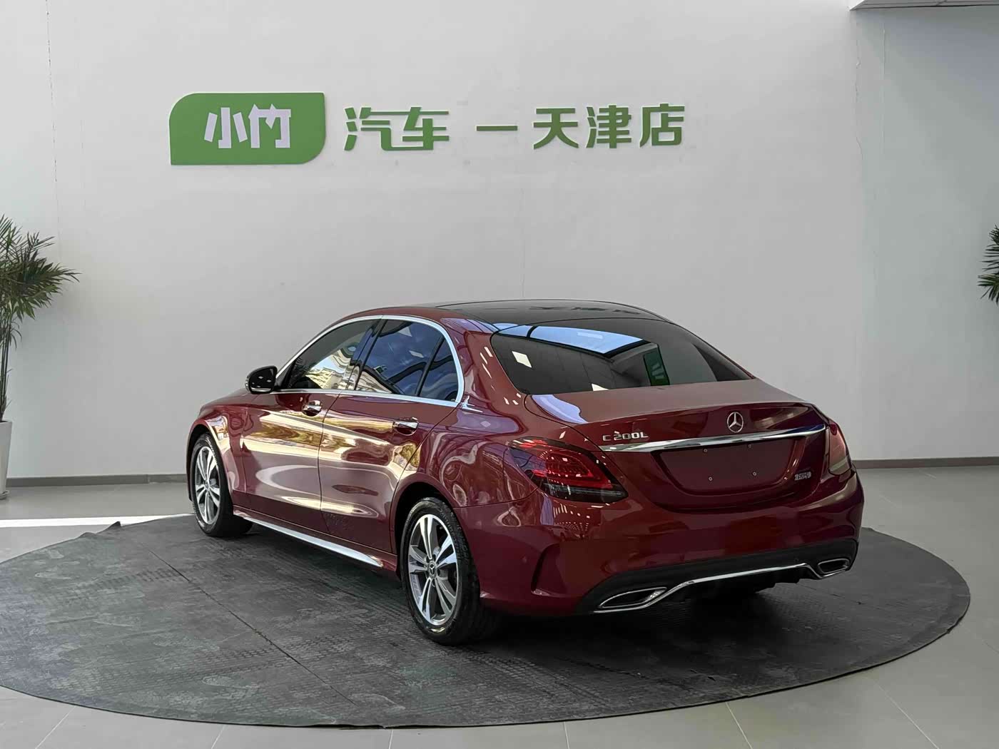 Mercedes-Benz C-Class 1.5 л 2021 г. красный/фиолетовый, пробег 35000 км