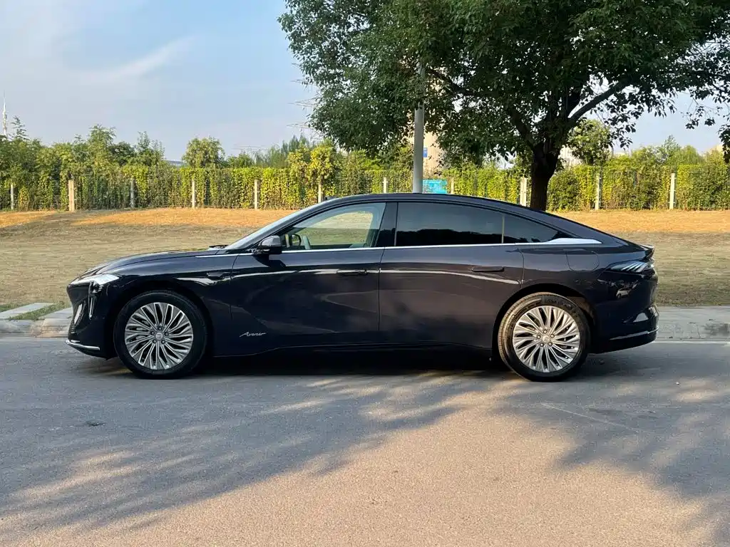 Buick Electra L7 — миниатюра 6
