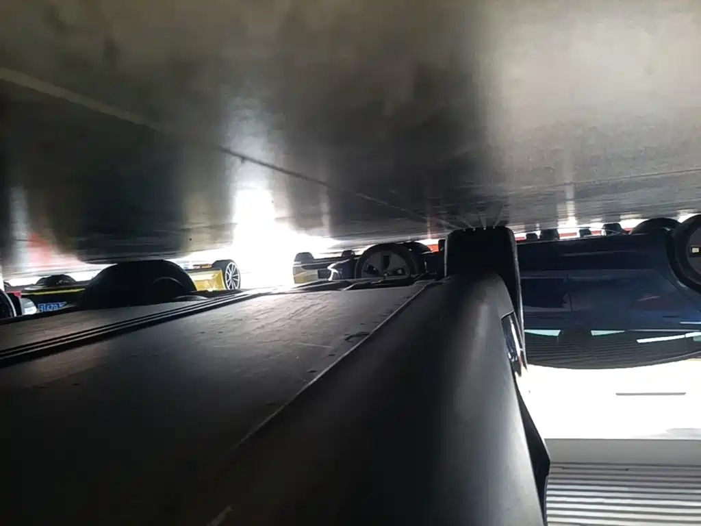 Tesla Model Y — миниатюра 21