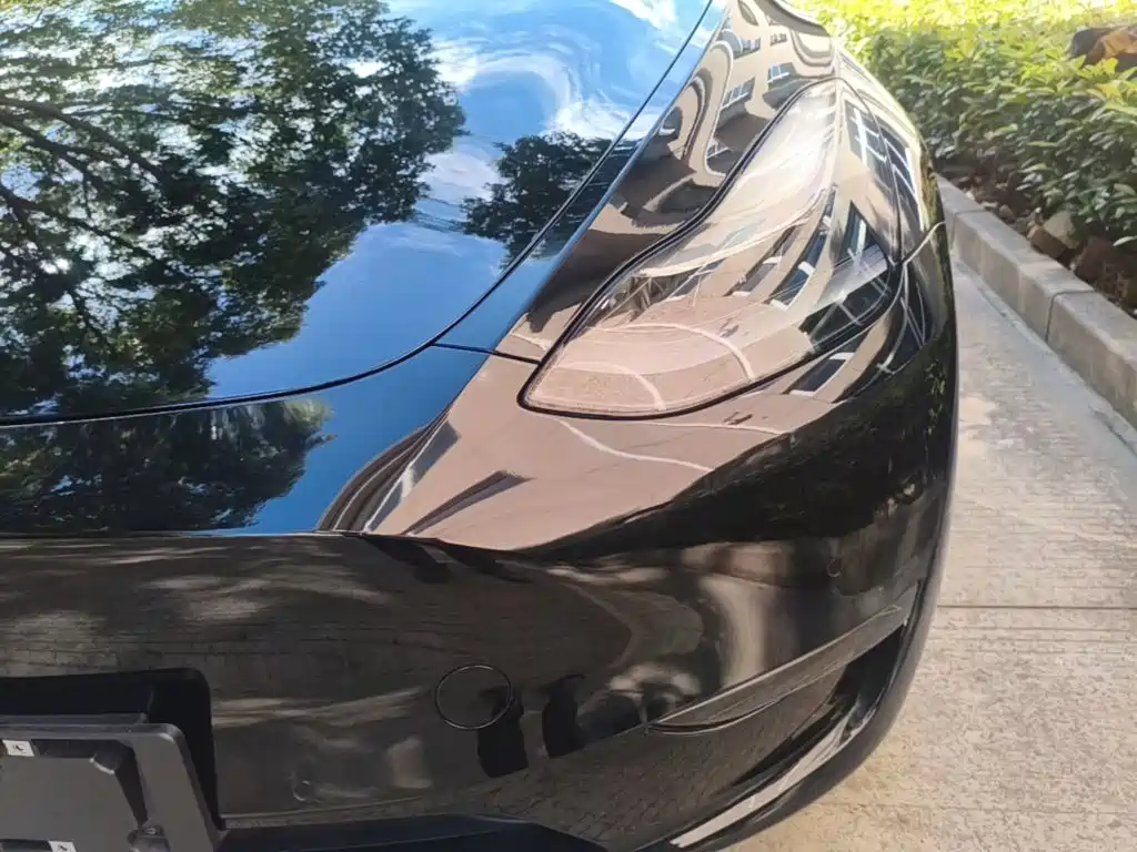 Tesla Model Y — миниатюра 24