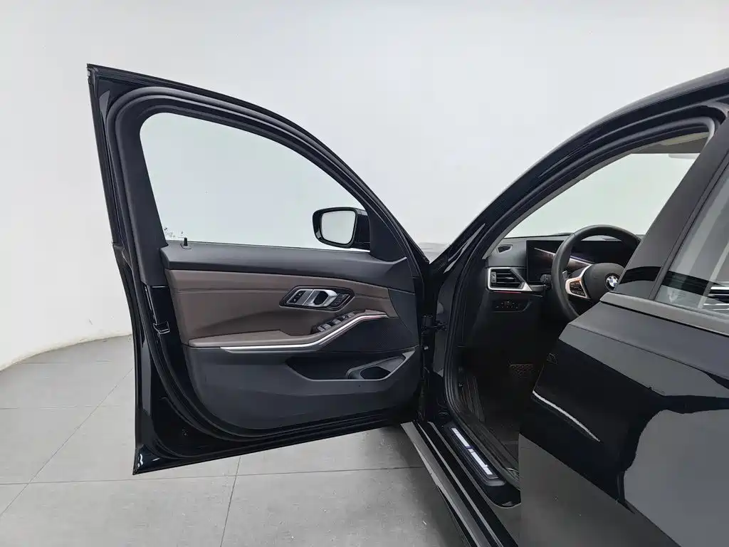 BMW 3 Series — миниатюра 8